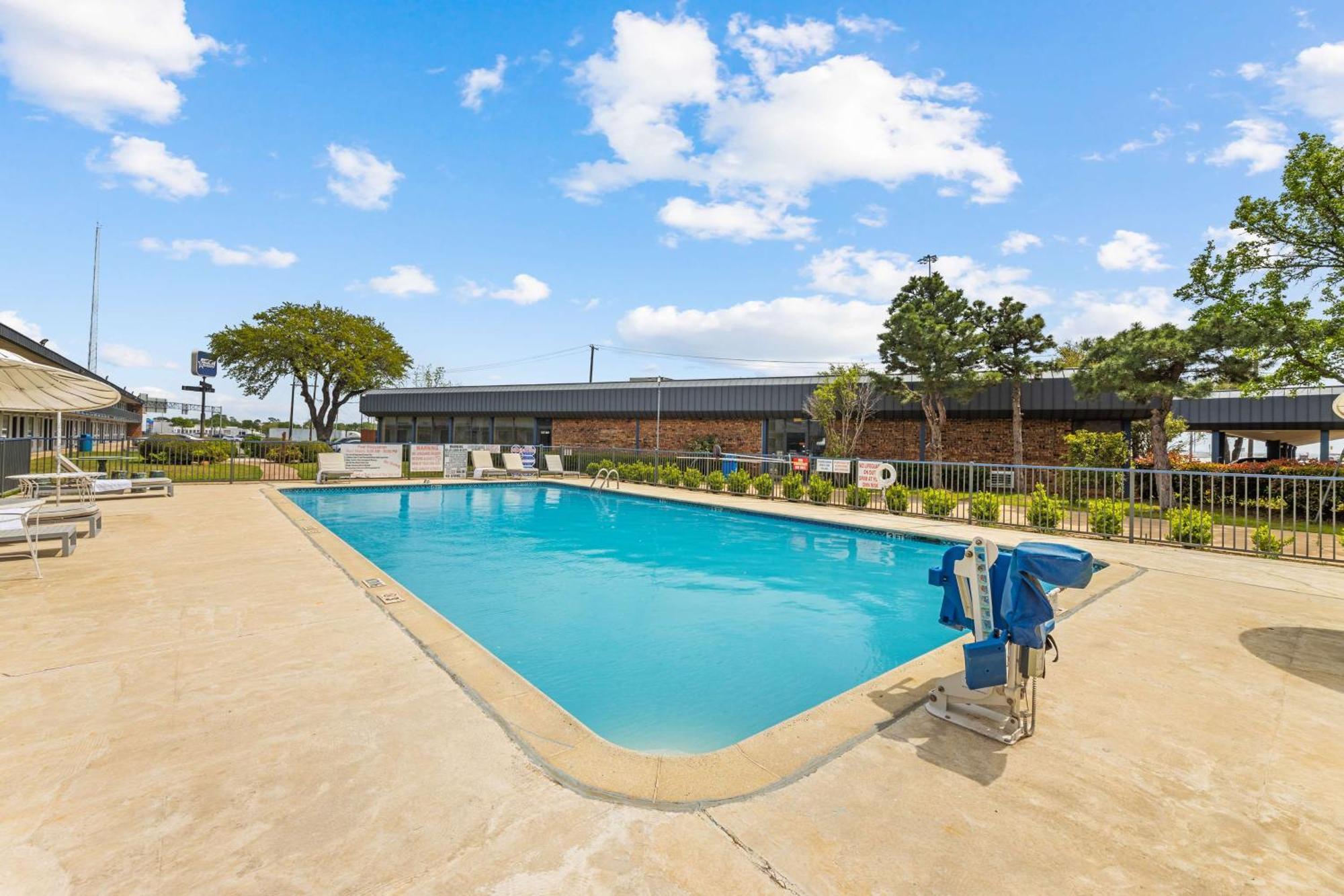 Americas Best Value Inn Fort Worth/Hurst Richland Hills Εξωτερικό φωτογραφία