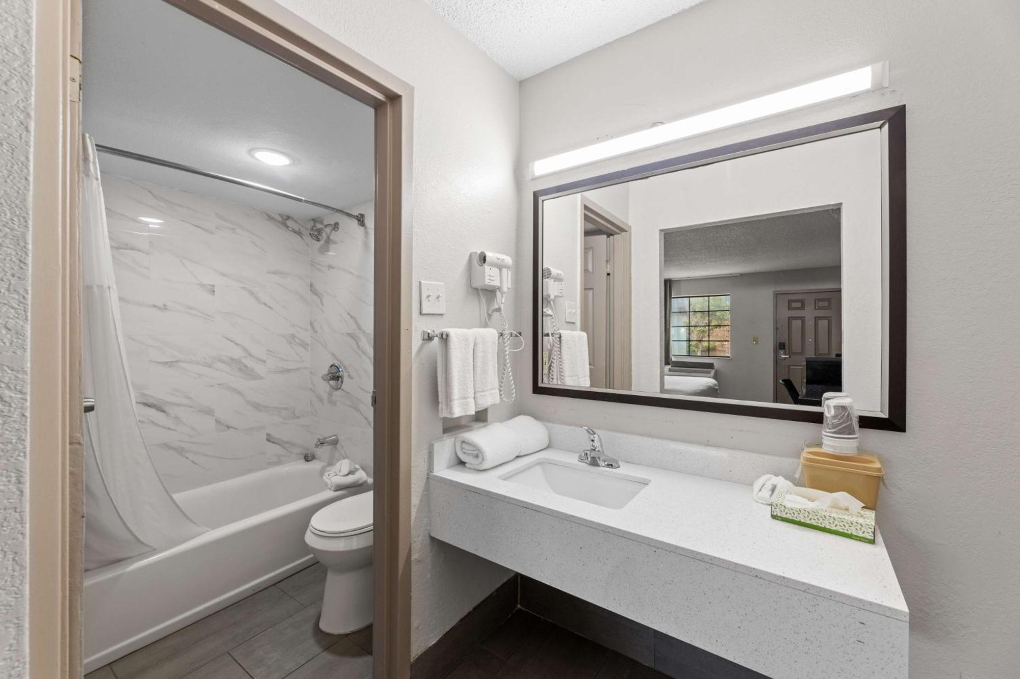 Americas Best Value Inn Fort Worth/Hurst Richland Hills Εξωτερικό φωτογραφία